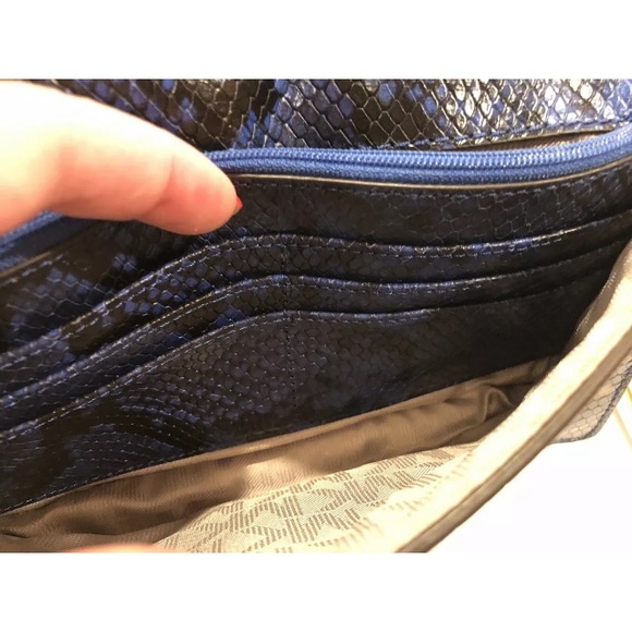 Michael Kors Ellie MD shoulder flap bag blue - Picture 10 of 11